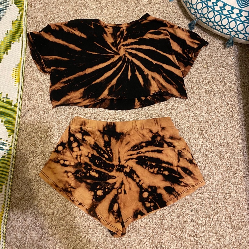 Two Piece Set - image 2